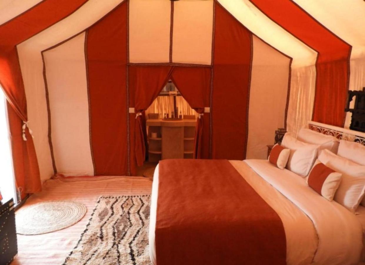 Desert Paradise Luxury Camp Мерзуга Екстер'єр фото